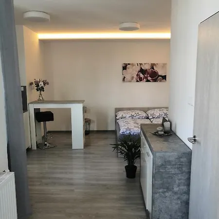 Apartman Apartament *
