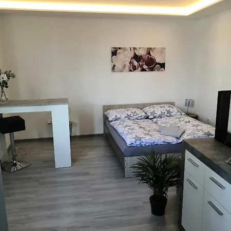 Apartman *